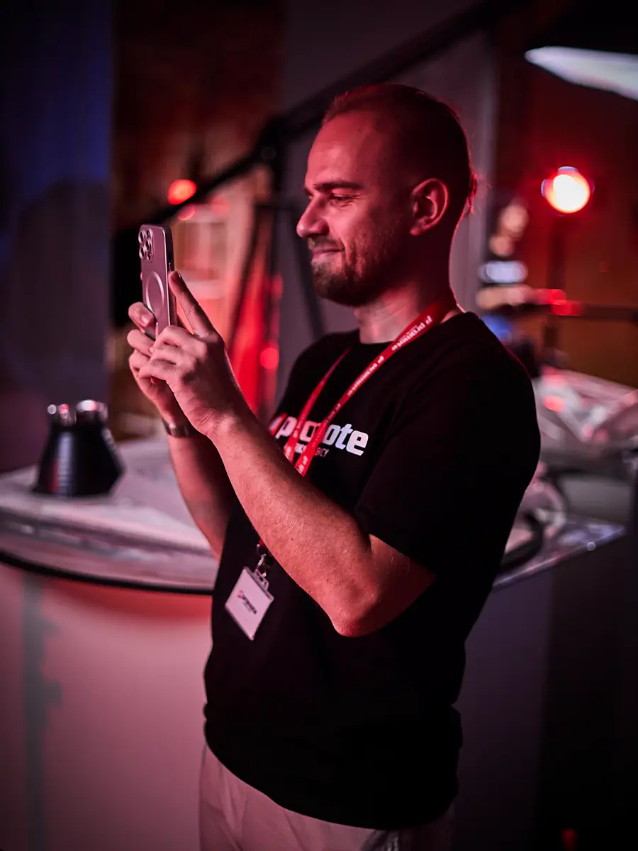 Filmare de backstage cu telefonul